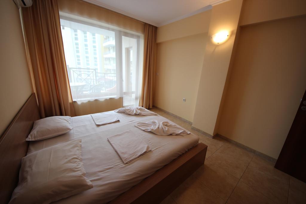 Menada Sea Regal Apartments Солнечный берег Экстерьер фото