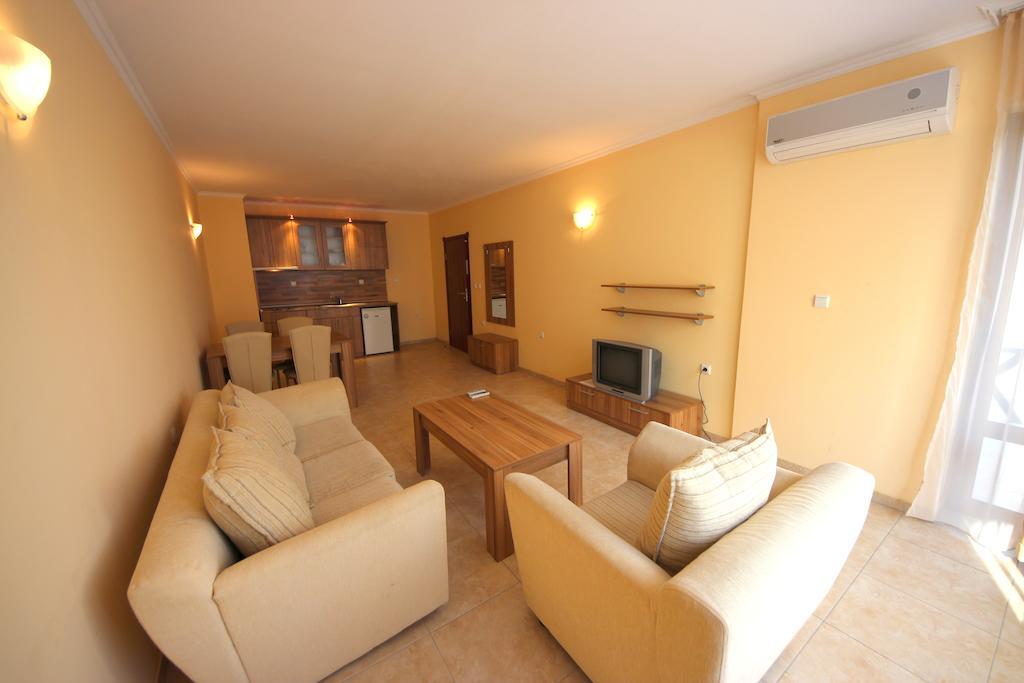 Menada Sea Regal Apartments Солнечный берег Экстерьер фото