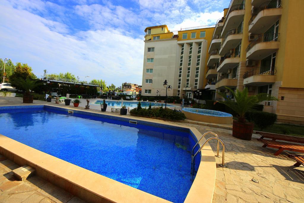 Menada Sea Regal Apartments Солнечный берег Экстерьер фото