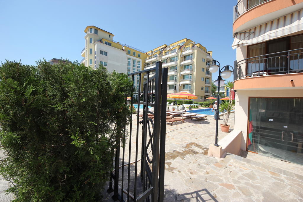 Menada Sea Regal Apartments Солнечный берег Экстерьер фото