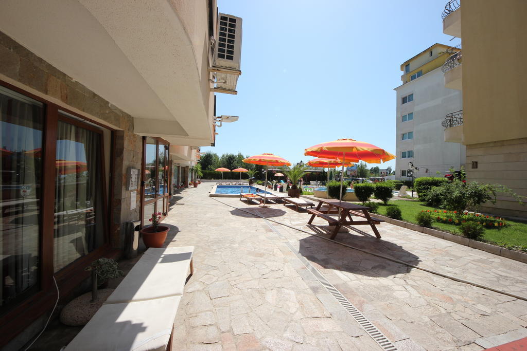Menada Sea Regal Apartments Солнечный берег Экстерьер фото