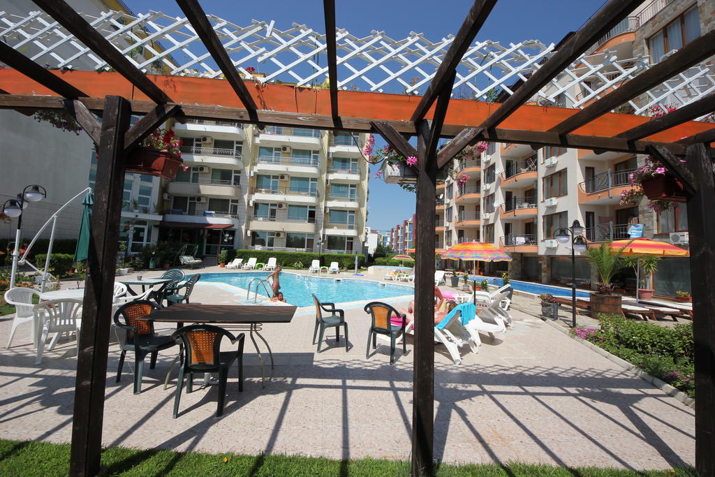 Menada Sea Regal Apartments Солнечный берег Экстерьер фото