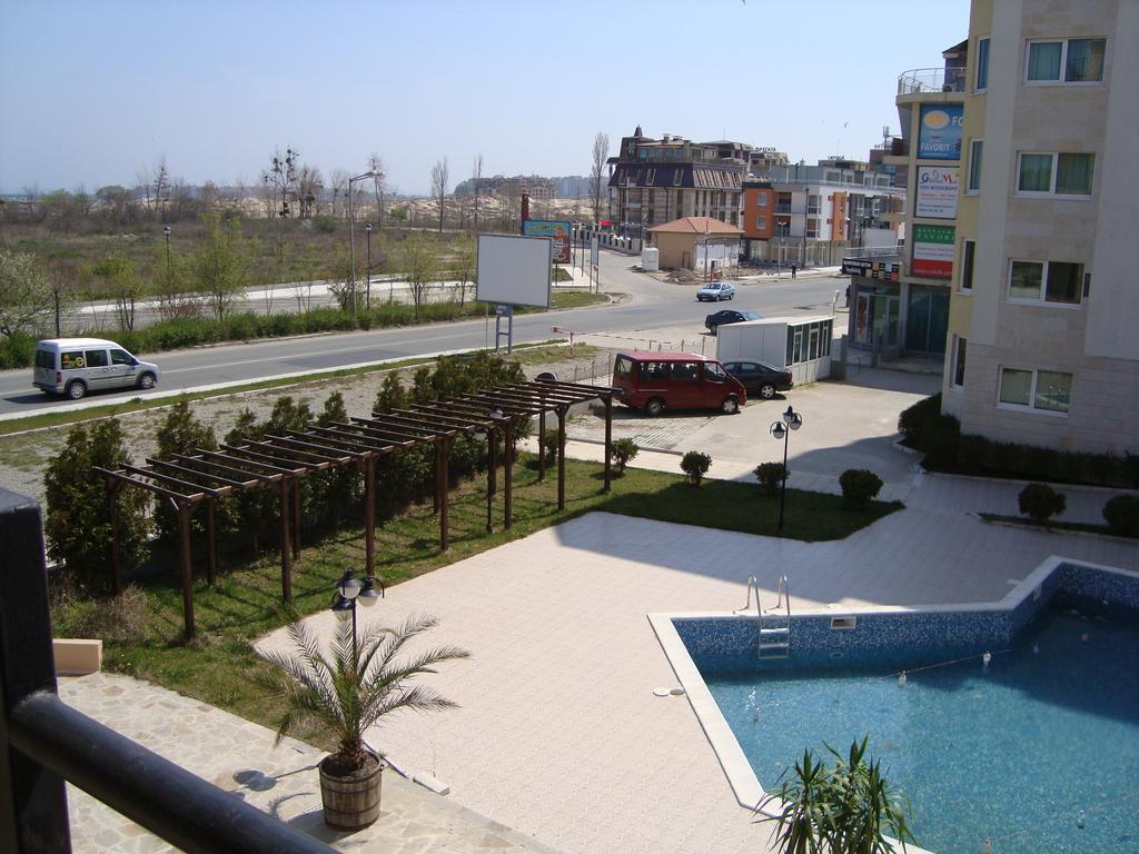 Menada Sea Regal Apartments Солнечный берег Экстерьер фото