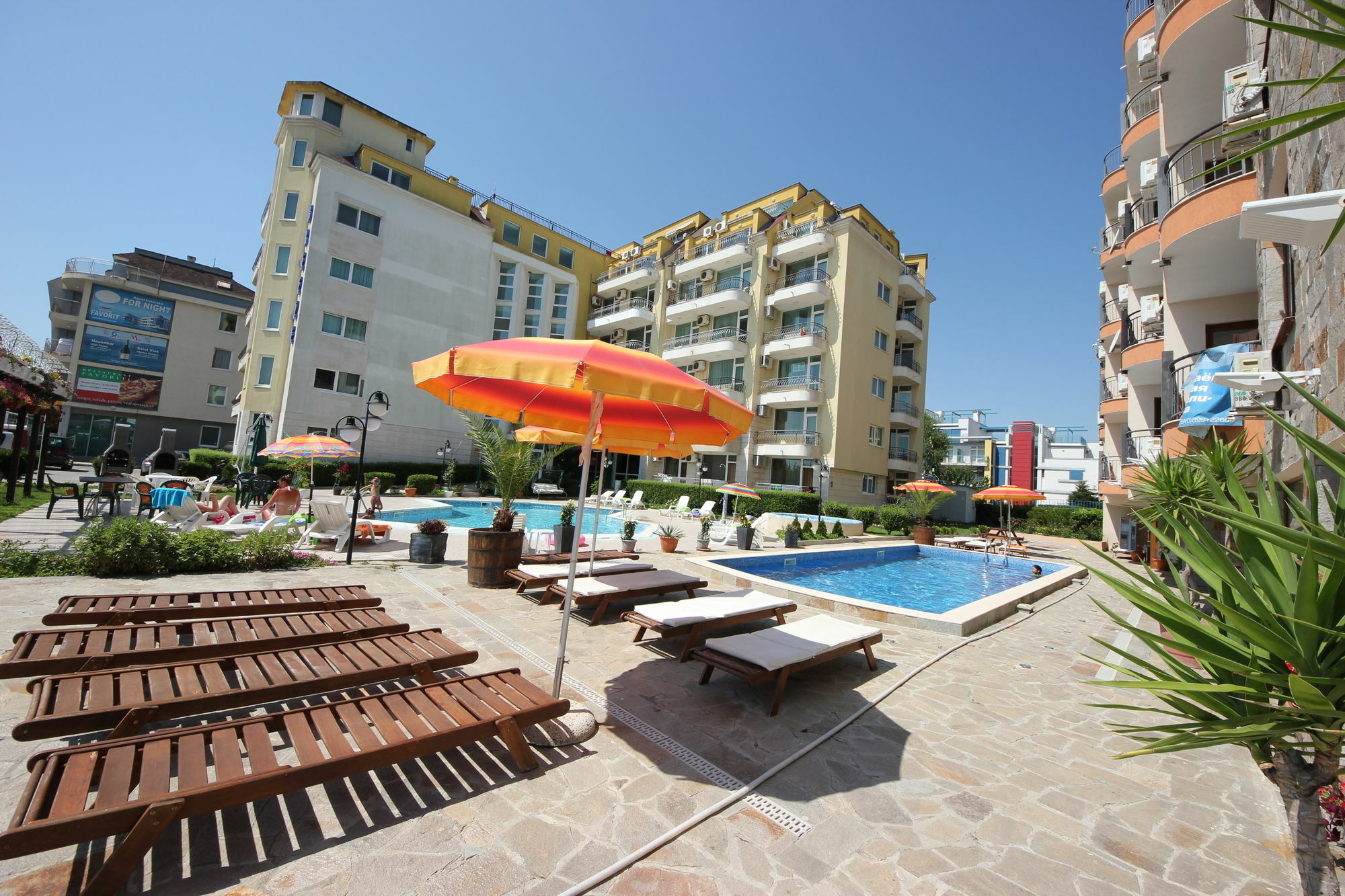 Menada Sea Regal Apartments Солнечный берег Экстерьер фото